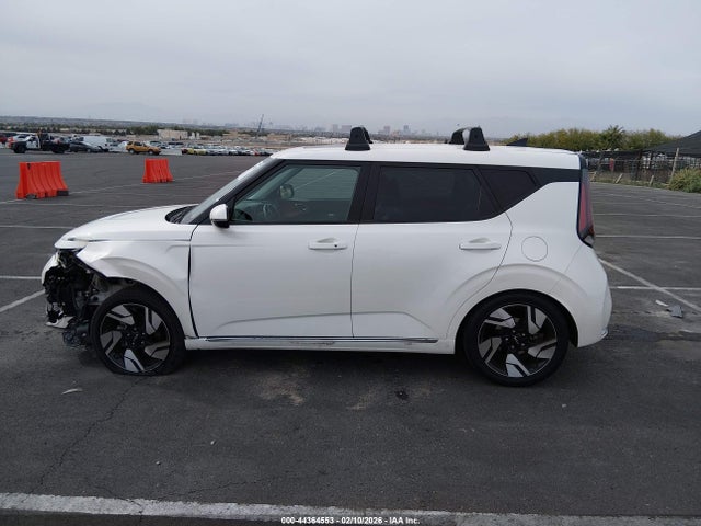 KNDJ53AU1P7854554 KIA Soul Gt-line