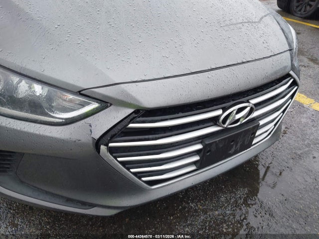 5NPD84LF9JH307575 Hyundai ELANTRA SEL