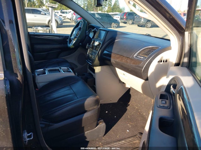 2016 Chrysler Town & Country Touring მანქანა იყიდება აუქციონზე, vin: 2C4RC1BG1GR230063, აუქციონის ნომერი: 44364605
