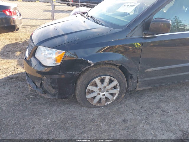 2016 Chrysler Town & Country Touring მანქანა იყიდება აუქციონზე, vin: 2C4RC1BG1GR230063, აუქციონის ნომერი: 44364605