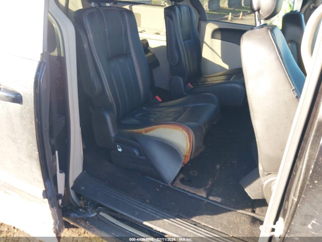 2016 Chrysler Town & Country Touring მანქანა იყიდება აუქციონზე, vin: 2C4RC1BG1GR230063, აუქციონის ნომერი: 44364605