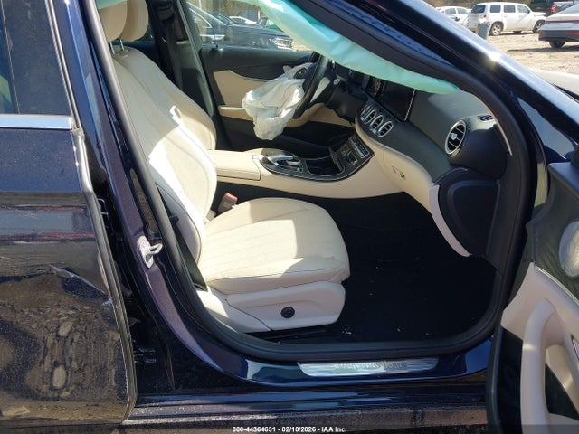 Продажа на аукционе авто 2018 Mercedes-benz E 300, vin: WDDZF4JB5JA332305, номер лота: 44364631