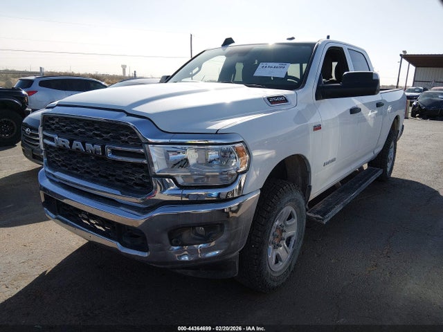 3C6UR5CJ1NG271989 RAM 2500 Tradesman 4x4 6&#039;4 Box