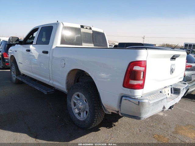 3C6UR5CJ1NG271989 RAM 2500 Tradesman 4x4 6&#039;4 Box