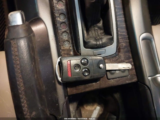 44364863 :رقم المزاد ، 19UUA8F28DA016647 vin ، 2013 Acura Tl 3.5 مزاد بيع