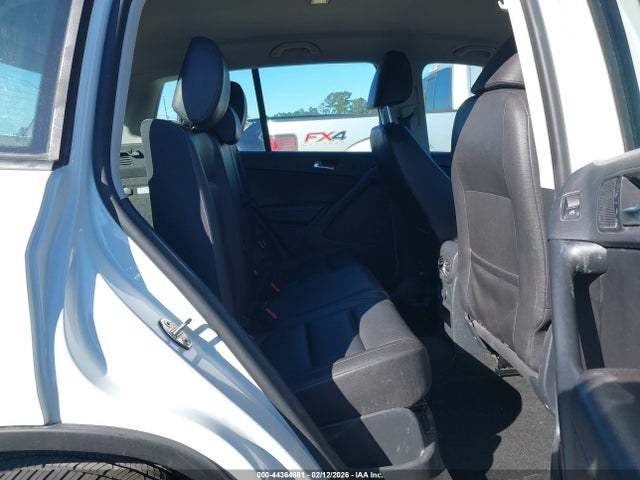 WVGBV7AXXHW504820 Volkswagen Tiguan 2.0t S