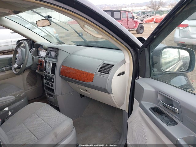 Продаж на аукціоні авто 2009 Chrysler Town & Country Lx, vin: 2A8HR44E39R618141, номер лоту: 44364888