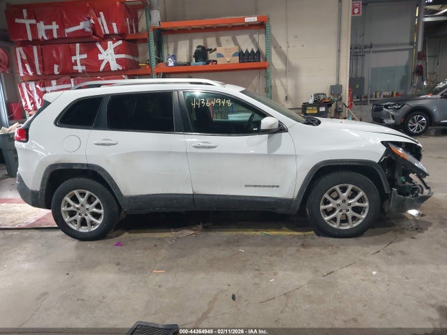 1C4PJMCBXFW696663 Jeep Cherokee Latitude