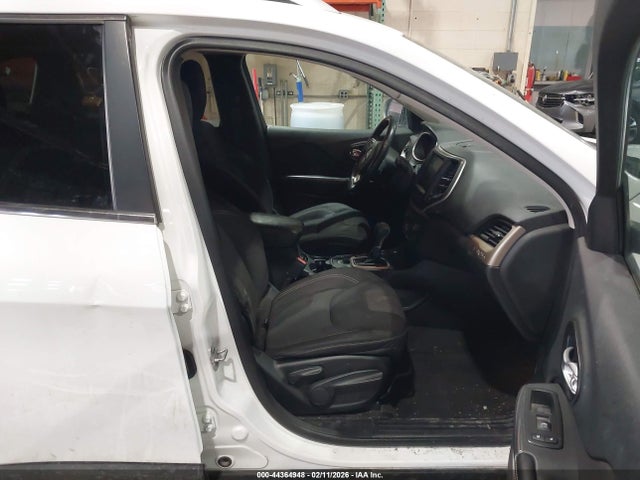 1C4PJMCBXFW696663 Jeep Cherokee Latitude