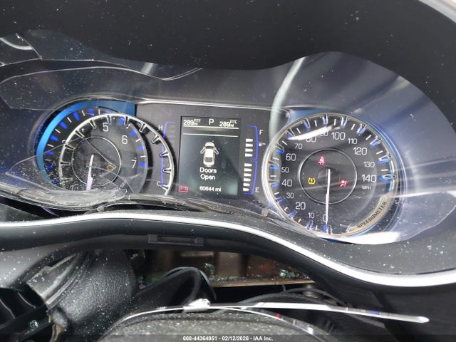 44364951 :رقم المزاد ، 1C3CCCAB2FN609631 vin ، 2015 Chrysler 200 Limited مزاد بيع