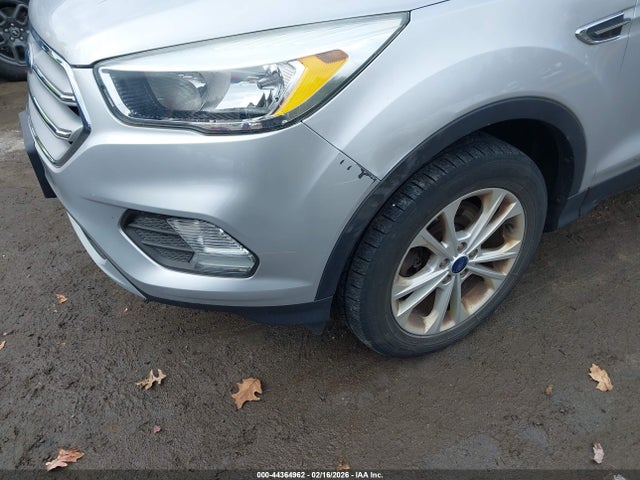 1FMCU9GD3HUB84669 Ford ESCAPE SE