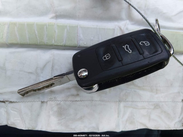 44364971 :رقم المزاد ، 3VWL17AJ8GM229296 vin ، 2016 Volkswagen Jetta 1.8t Sel مزاد بيع