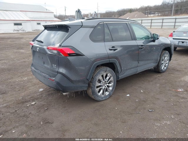Toyota Rav4 Xle Premium 2021 2T3A1RFV4MC171152 Image 4