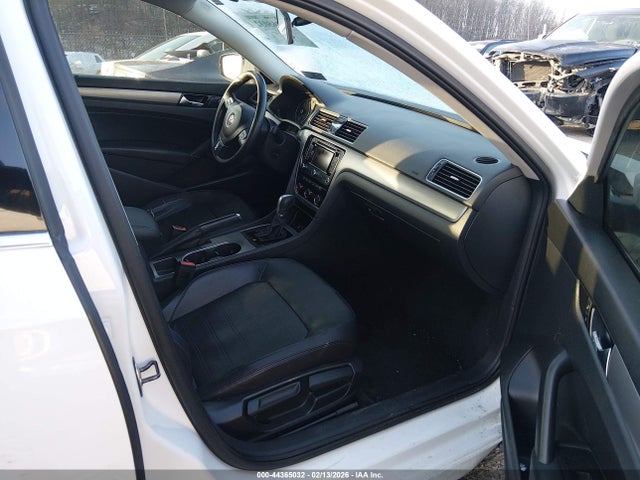 Продажа на аукционе авто 2015 Volkswagen Passat 1.8t Se, vin: 1VWBT7A33FC005182, номер лота: 44365032
