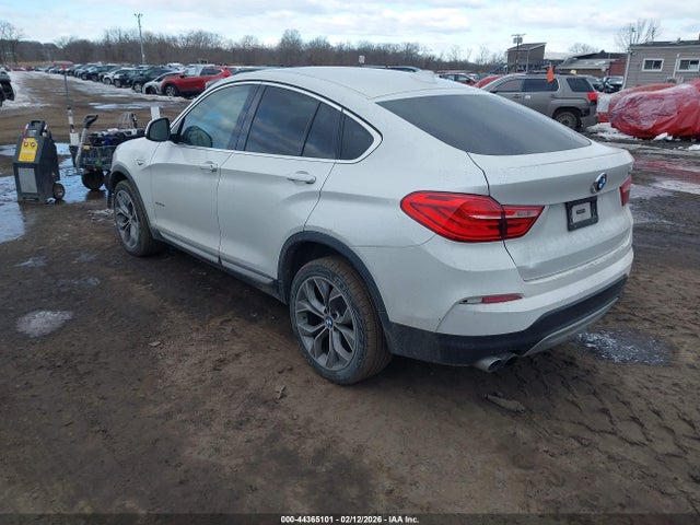 2015 BMW X4 5UXXW5C55F0E87871 Photo 2