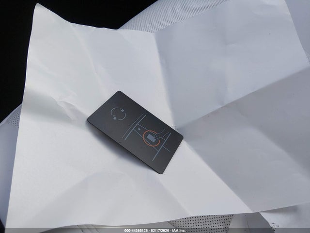 2024 TESLA MODEL 3 5YJ3E1EB0RF755579 Photo 10