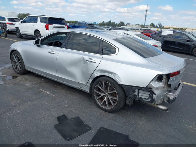 2018 VOLVO S90 LVY982MK0JP034061 Photo 2