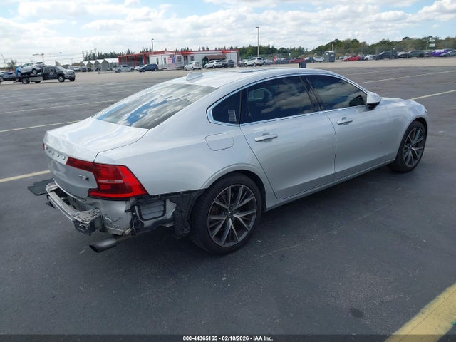 2018 VOLVO S90 LVY982MK0JP034061 Photo 3