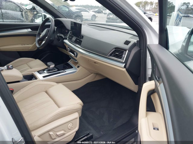 Продаж на аукціоні авто 2024 Audi Q5 Premium Plus 45 Tfsi S Line Quattro, vin: WA1EAAFY4R2109031, номер лоту: 44365172