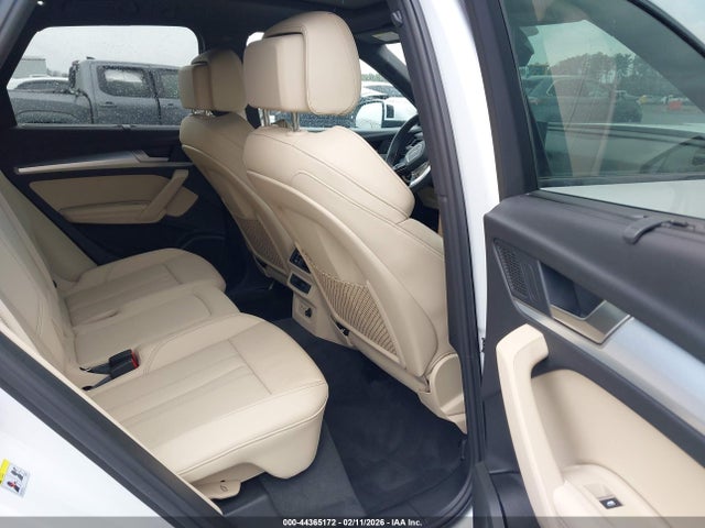 Продаж на аукціоні авто 2024 Audi Q5 Premium Plus 45 Tfsi S Line Quattro, vin: WA1EAAFY4R2109031, номер лоту: 44365172