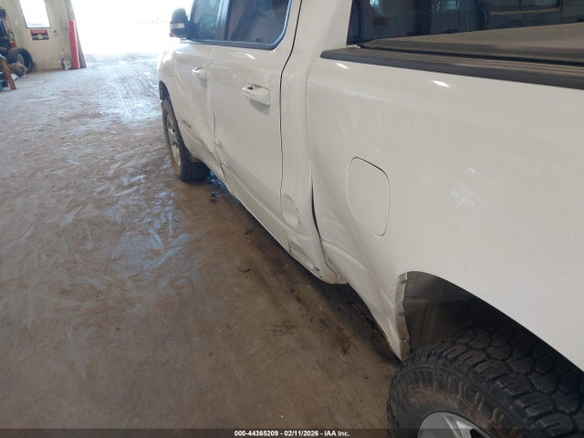 Продаж на аукціоні авто 2021 Ram 1500 Big Horn  4x4 6'4 Box, vin: 1C6SRFMT2MN815113, номер лоту: 44365209