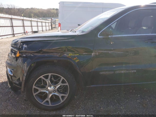 1C4RJFBG4JC378940 Jeep Grand Cherokee Sterling Edition 4x4