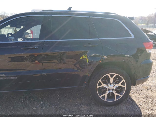 1C4RJFBG4JC378940 Jeep Grand Cherokee Sterling Edition 4x4