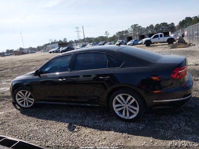 1VWLA7A38KC004355 Volkswagen Passat 2.0t Wolfsburg Edition