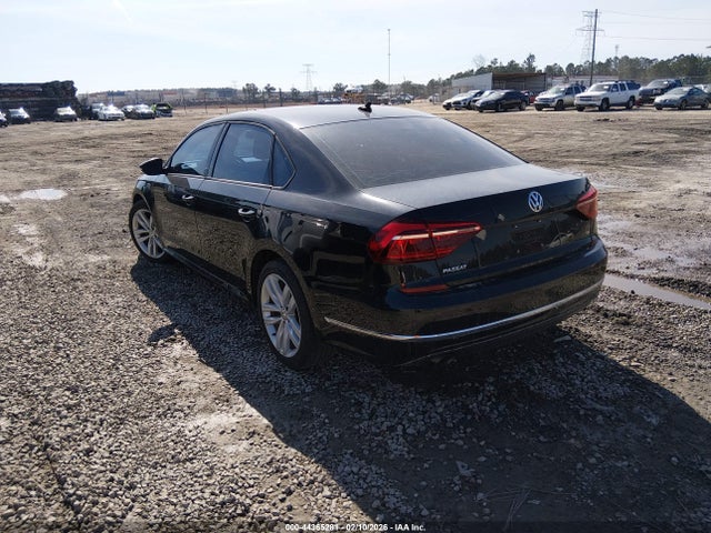 1VWLA7A38KC004355 Volkswagen Passat 2.0t Wolfsburg Edition