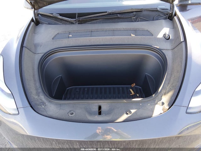 44365536 :رقم المزاد ، 7SAYGDEE7NF460973 vin ، 2022 Tesla Model Y Long Range Dual Motor All-wheel Drive مزاد بيع