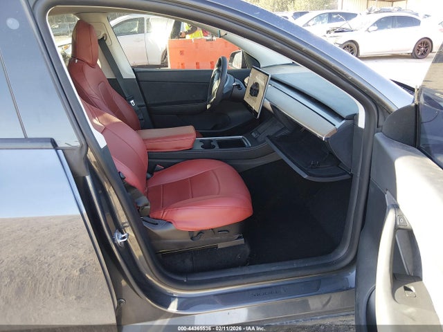 44365536 :رقم المزاد ، 7SAYGDEE7NF460973 vin ، 2022 Tesla Model Y Long Range Dual Motor All-wheel Drive مزاد بيع