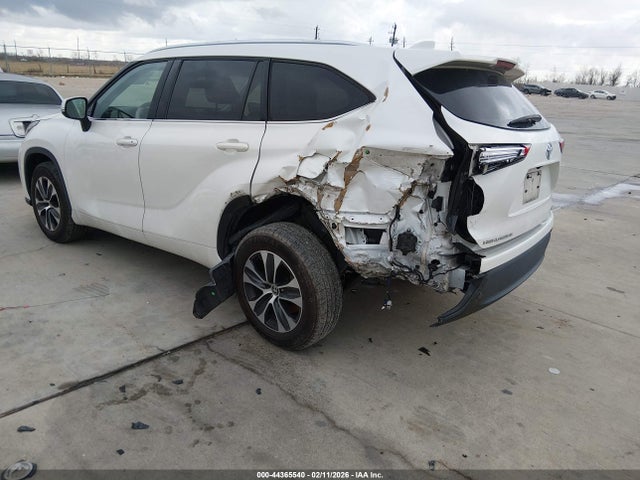 5TDGZRAH1MS532745 Toyota Highlander Xle