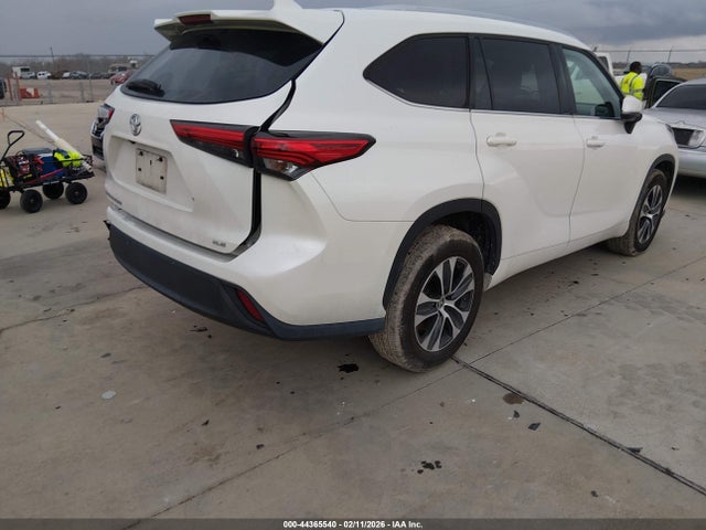 5TDGZRAH1MS532745 Toyota Highlander Xle