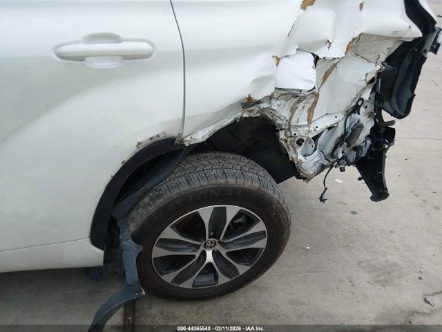 5TDGZRAH1MS532745 Toyota Highlander Xle