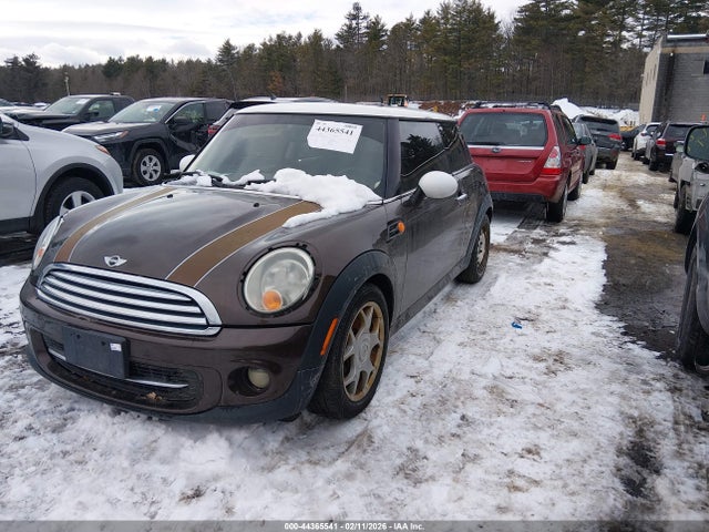 2011 MINI COOPER WMWSU3C53BT099191 Photo 1