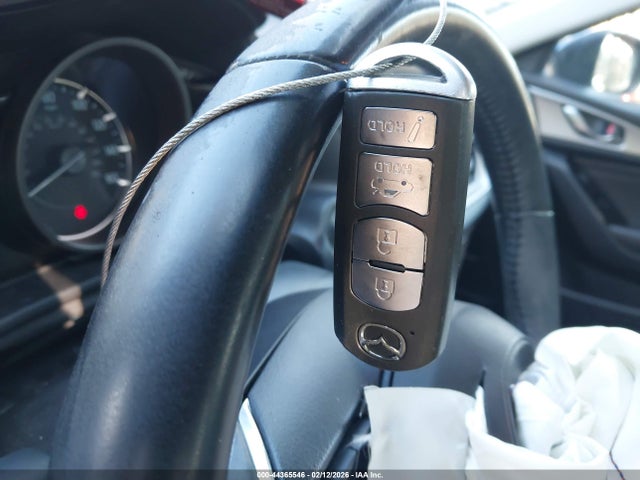 44365546 :رقم المزاد ، 3MZBN1V31JM214042 vin ، 2018 Mazda Mazda3 Touring مزاد بيع