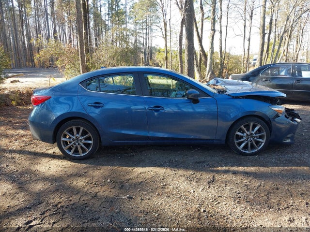 44365546 :رقم المزاد ، 3MZBN1V31JM214042 vin ، 2018 Mazda Mazda3 Touring مزاد بيع