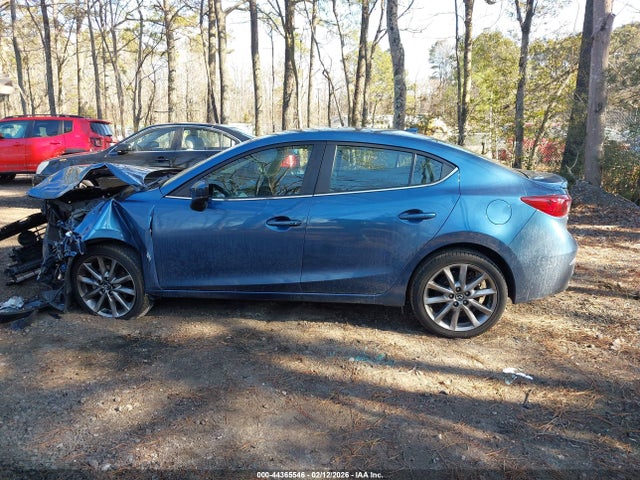 44365546 :رقم المزاد ، 3MZBN1V31JM214042 vin ، 2018 Mazda Mazda3 Touring مزاد بيع
