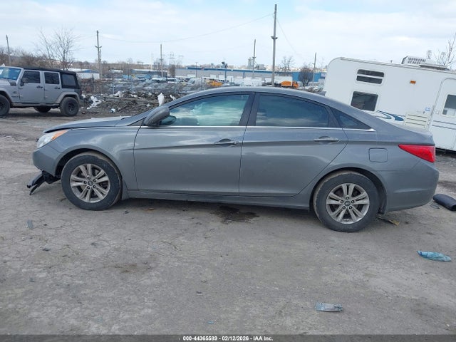 44365589 :رقم المزاد ، 5NPEB4AC6DH772043 vin ، 2013 Hyundai Sonata Gls مزاد بيع