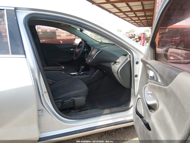 1G1ZE5ST9HF118417 Chevrolet MALIBU 1LT