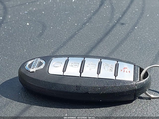 JN8AT2MT6HW380275 Nissan Rogue Sl