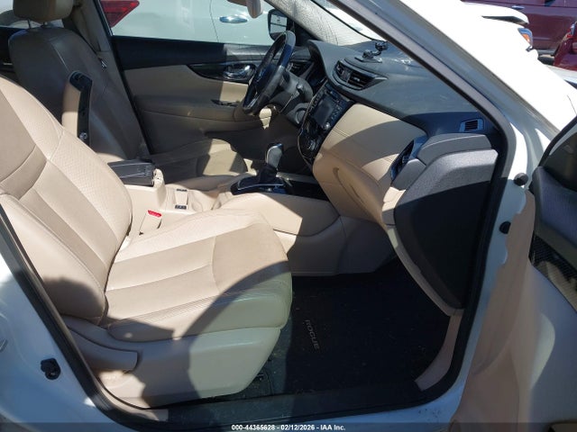 JN8AT2MT6HW380275 Nissan Rogue Sl