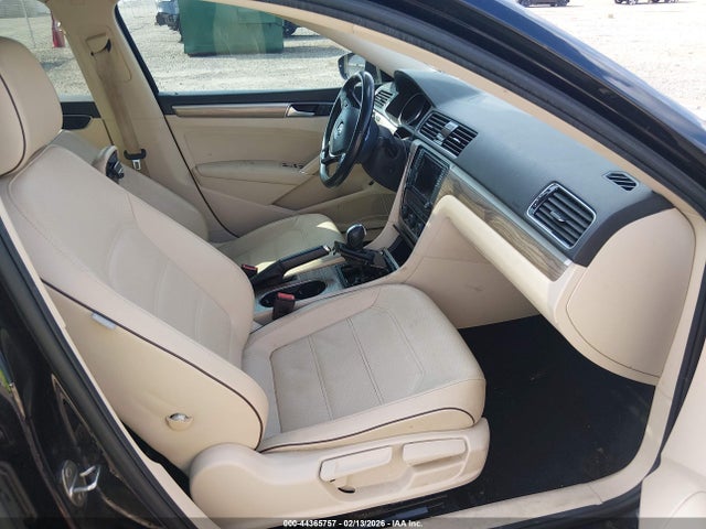 Продаж на аукціоні авто 2018 Volkswagen Passat 2.0t Se, vin: 1VWBA7A39JC015472, номер лоту: 44365757
