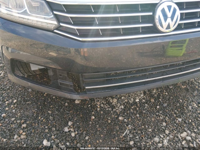 Продаж на аукціоні авто 2018 Volkswagen Passat 2.0t Se, vin: 1VWBA7A39JC015472, номер лоту: 44365757