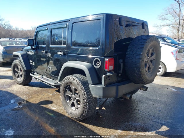 2017 JEEP WRANGLER UNLIMITED 1C4BJWDG4HL584753 Photo 2