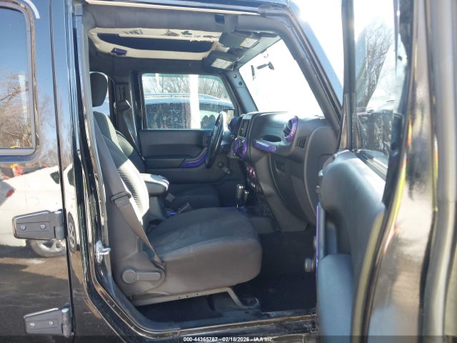 2017 JEEP WRANGLER UNLIMITED 1C4BJWDG4HL584753 Photo 4