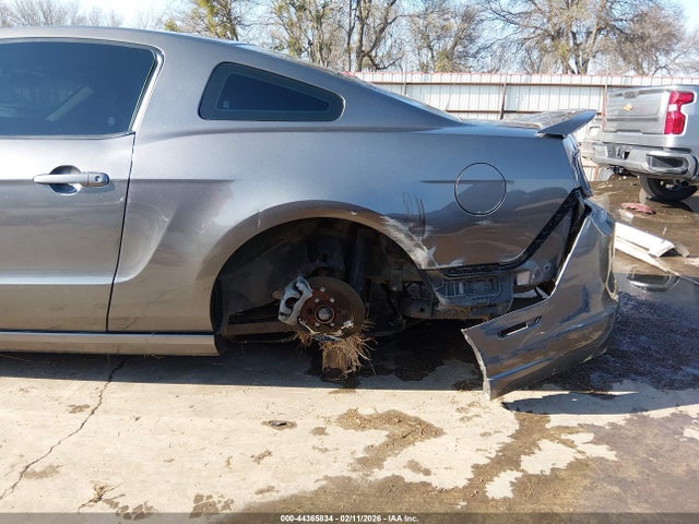 44365834 :رقم المزاد ، 1ZVBP8CF7E5327148 vin ، 2014 Ford Mustang Gt مزاد بيع