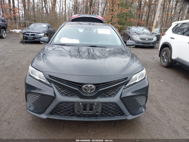 2018 Toyota Camry Se მანქანა იყიდება აუქციონზე, vin: 4T1B11HK9JU620014, აუქციონის ნომერი: 44365856