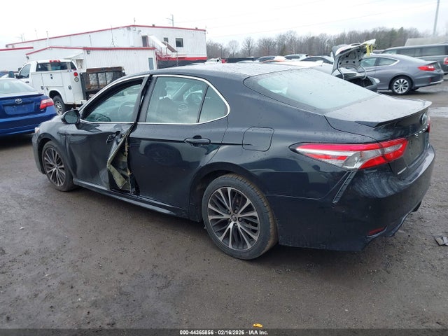 2018 Toyota Camry Se მანქანა იყიდება აუქციონზე, vin: 4T1B11HK9JU620014, აუქციონის ნომერი: 44365856