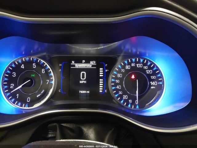 2015 Chrysler 200 Limited მანქანა იყიდება აუქციონზე, vin: 1C3CCCAB5FN750905, აუქციონის ნომერი: 44365908